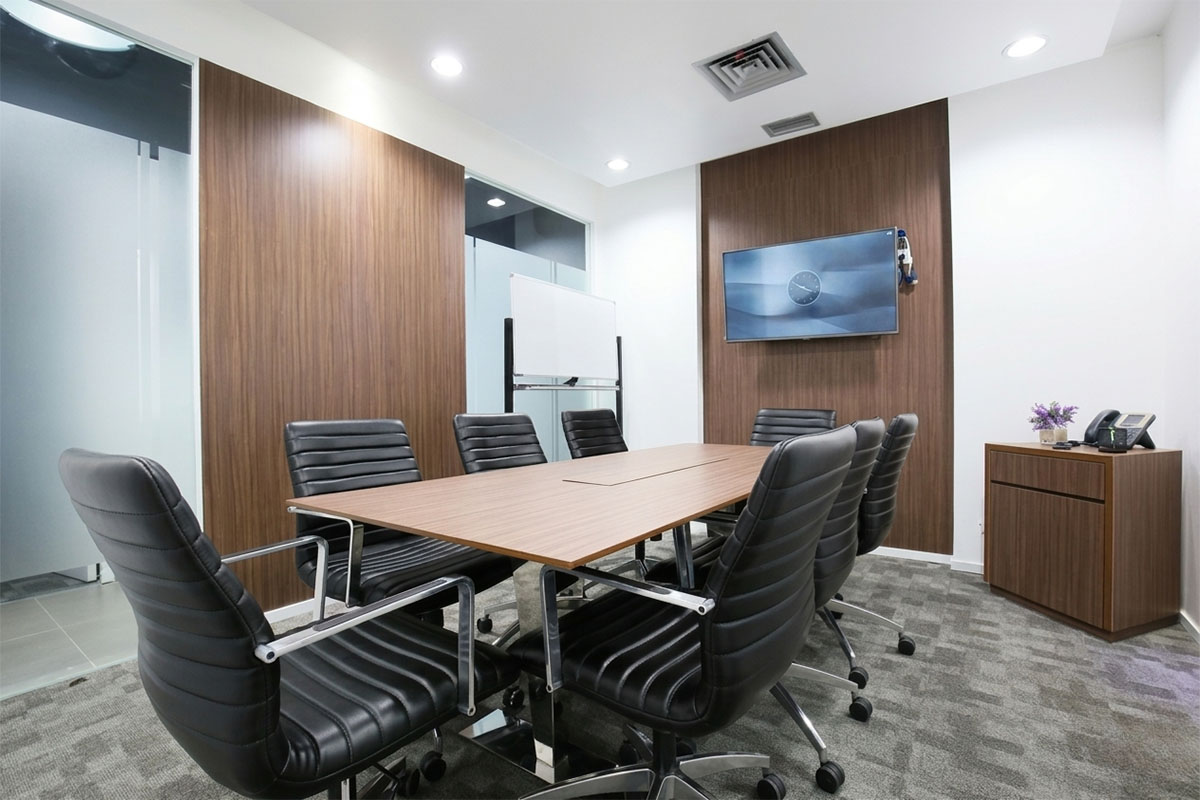 Regus — collaborative workspace area